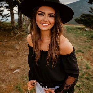 Meet your Posher, Melissa